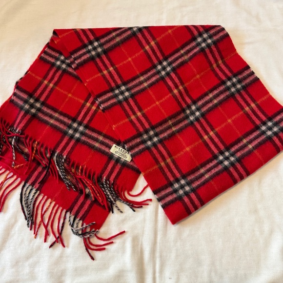 Burberry London 100% Cashmere Red Plaid Scarf Wrap Fringe Trim ~ Classic Holiday - Picture 1 of 6